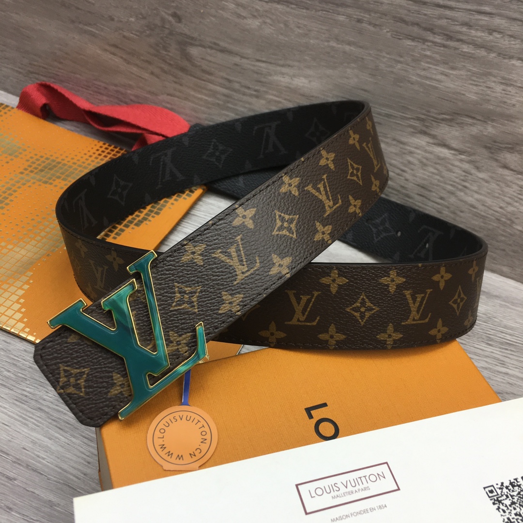 Louis Vuitton LV Overseas Exclusive 4cm Calfskin Belt