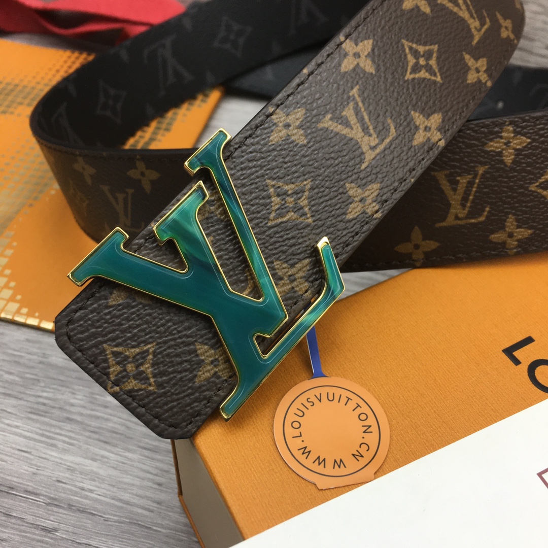 Louis Vuitton LV Overseas Exclusive 4cm Calfskin Belt