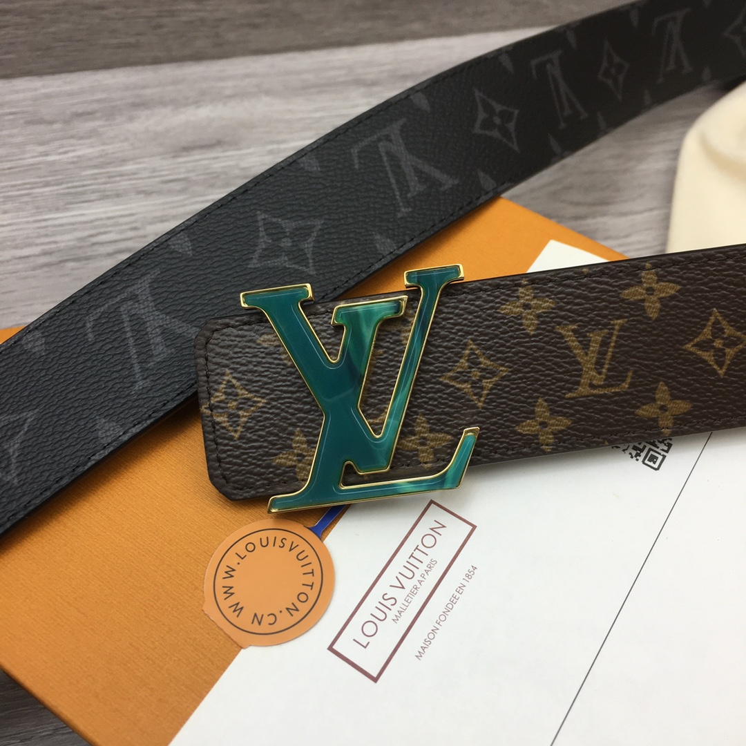 Louis Vuitton LV Overseas Exclusive 4cm Calfskin Belt