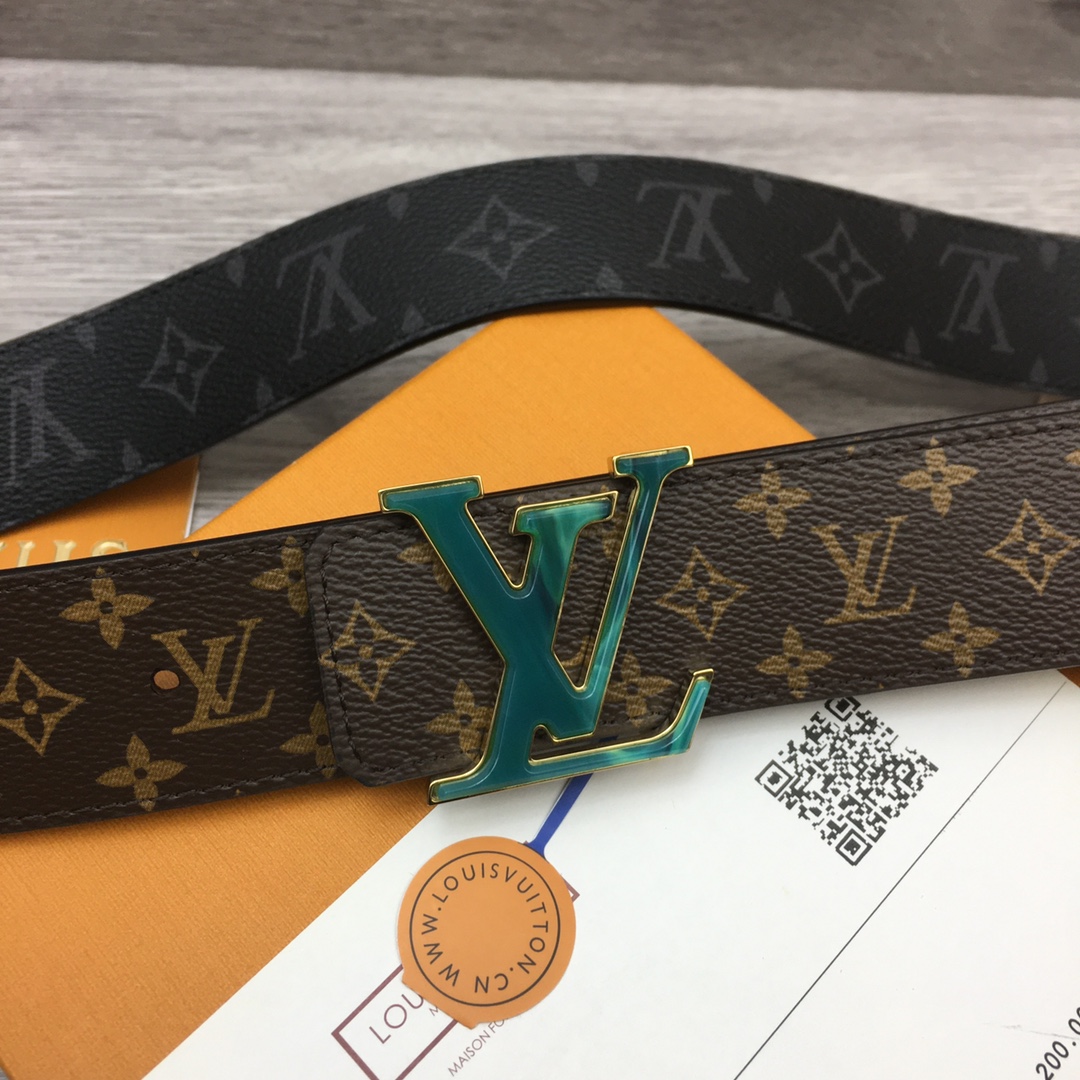 Louis Vuitton LV Overseas Exclusive 4cm Calfskin Belt