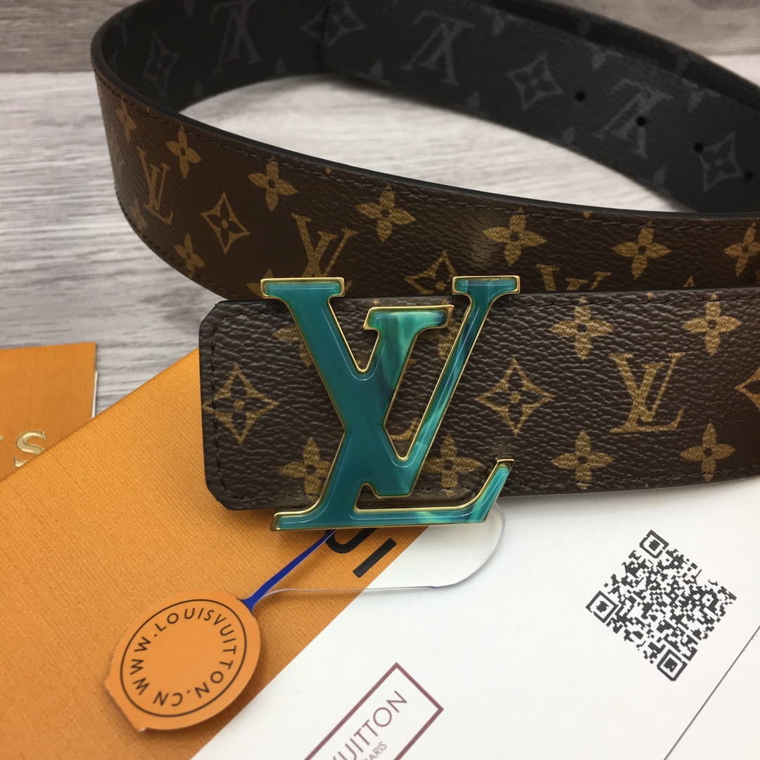 Louis Vuitton LV Overseas Exclusive 4cm Calfskin Belt