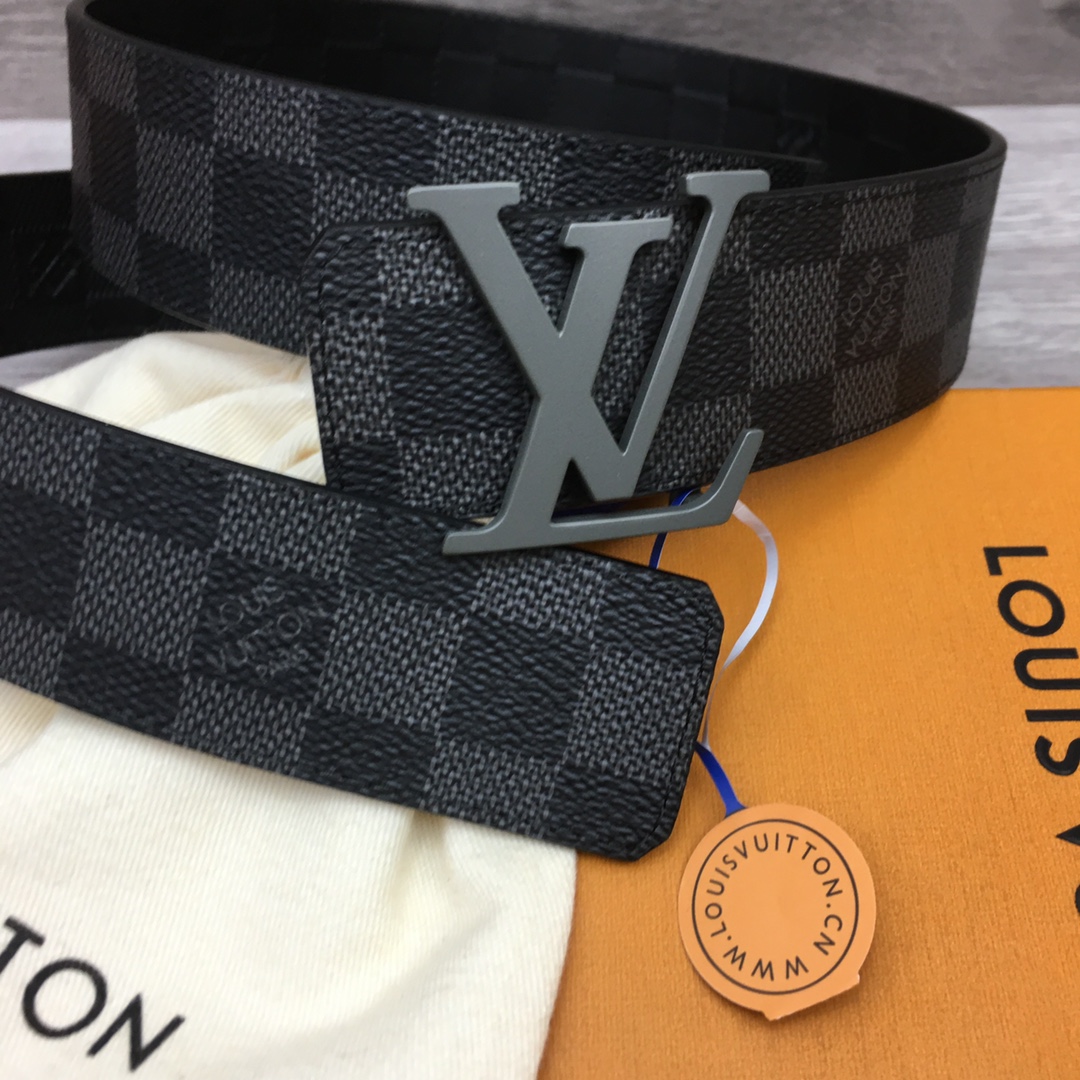 Louis Vuitton Men's Casual Reversible Belt