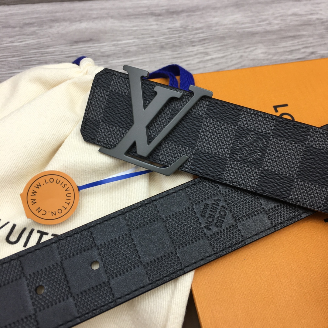 Louis Vuitton Men's Casual Reversible Belt