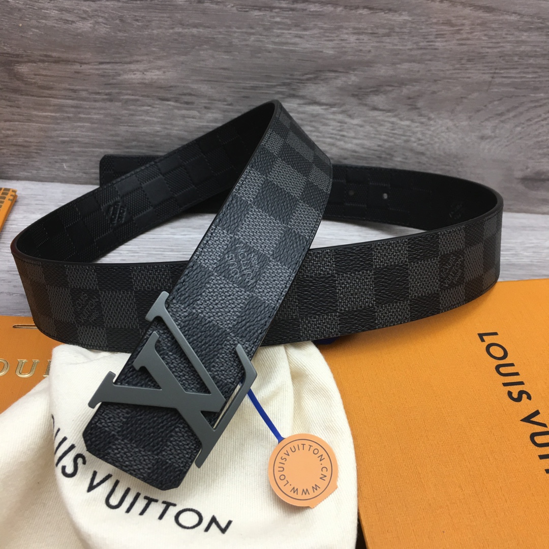 Louis Vuitton Men's Casual Reversible Belt