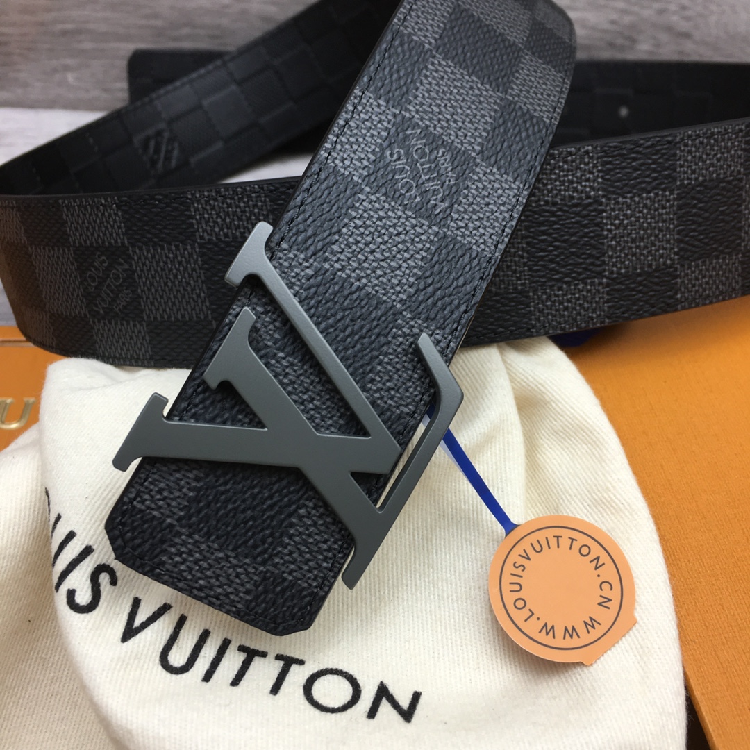 Louis Vuitton Men's Casual Reversible Belt