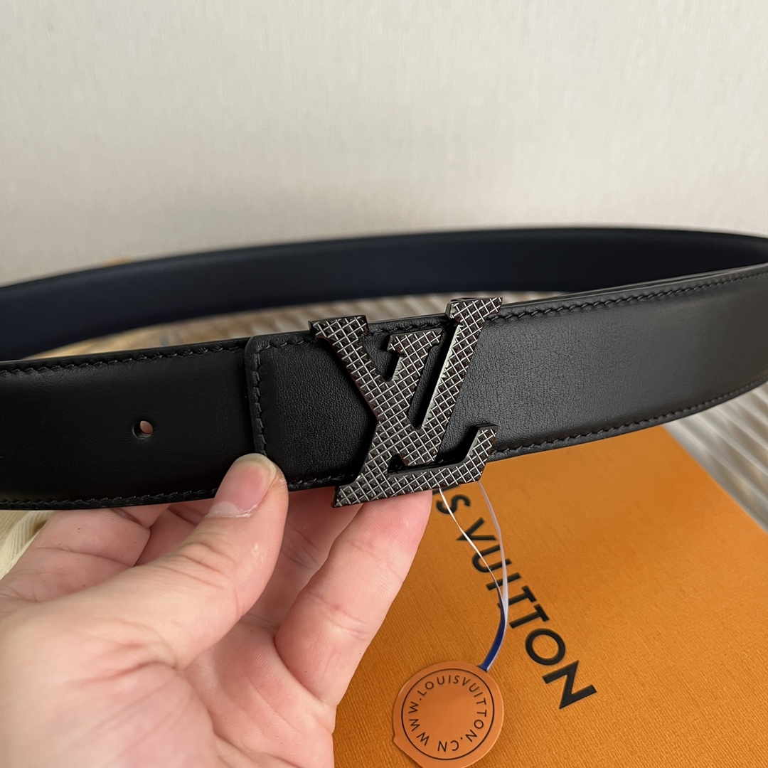 Louis Vuitton Men's Soft Calfskin Reversible Belt