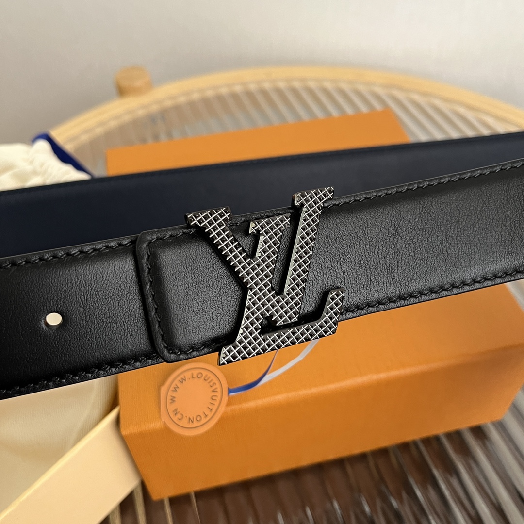 Louis Vuitton Men's Soft Calfskin Reversible Belt