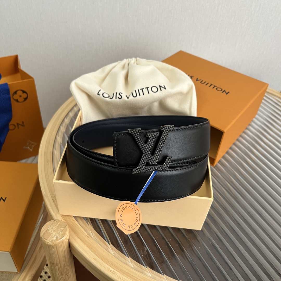 Louis Vuitton Men's Soft Calfskin Reversible Belt