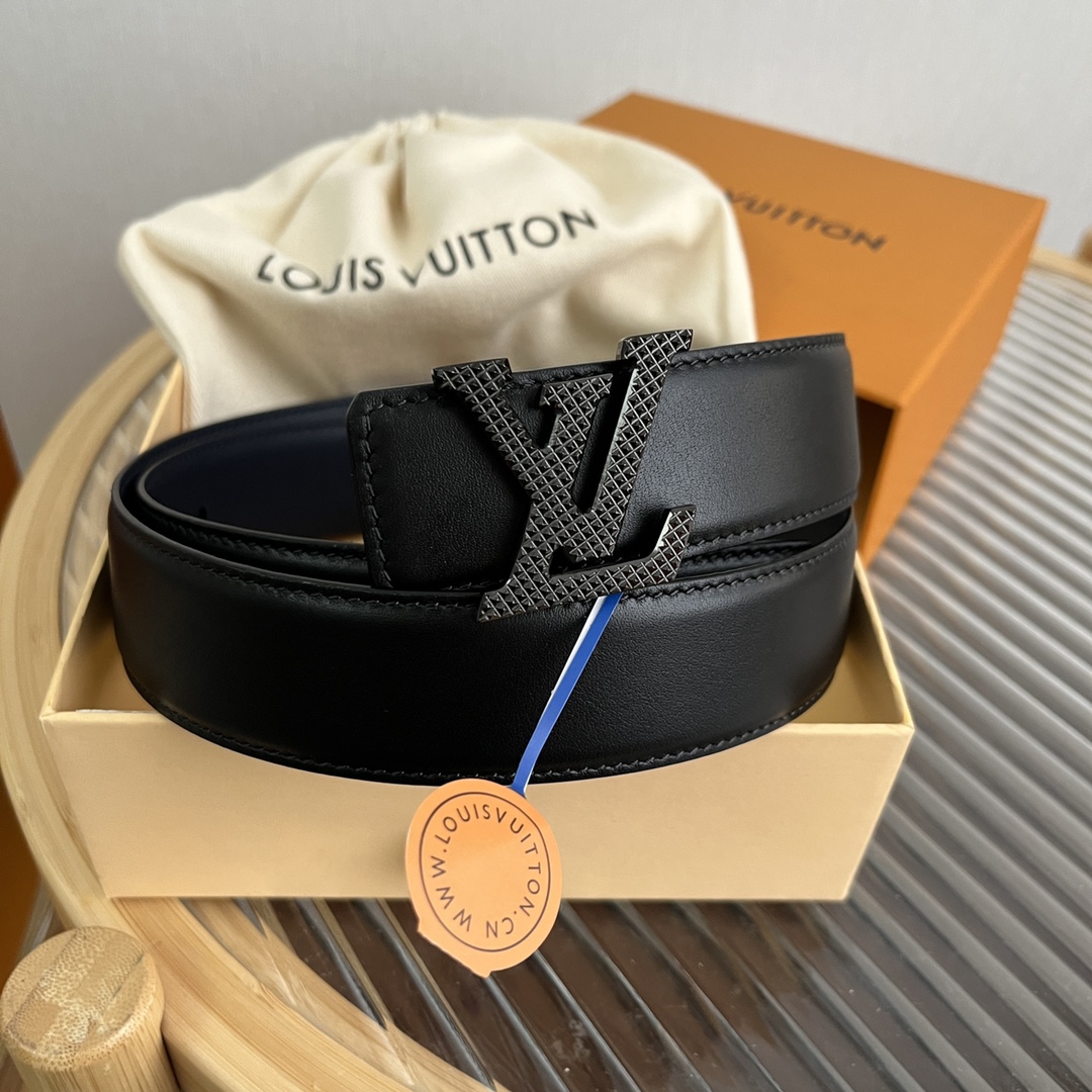 Louis Vuitton Men's Soft Calfskin Reversible Belt