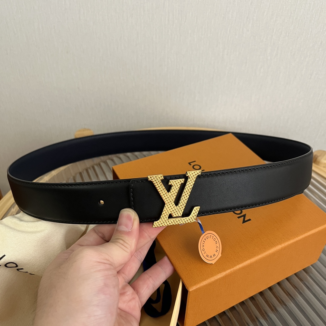 Louis Vuitton Men's Soft Calfskin Reversible Belt