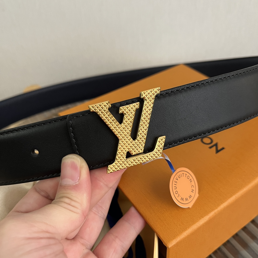 Louis Vuitton Men's Soft Calfskin Reversible Belt