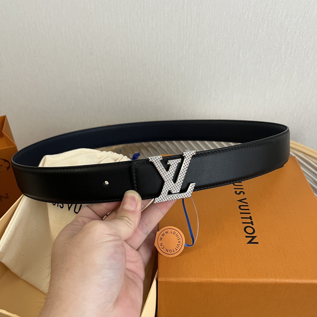 Louis Vuitton Men's Soft Calfskin Reversible Belt