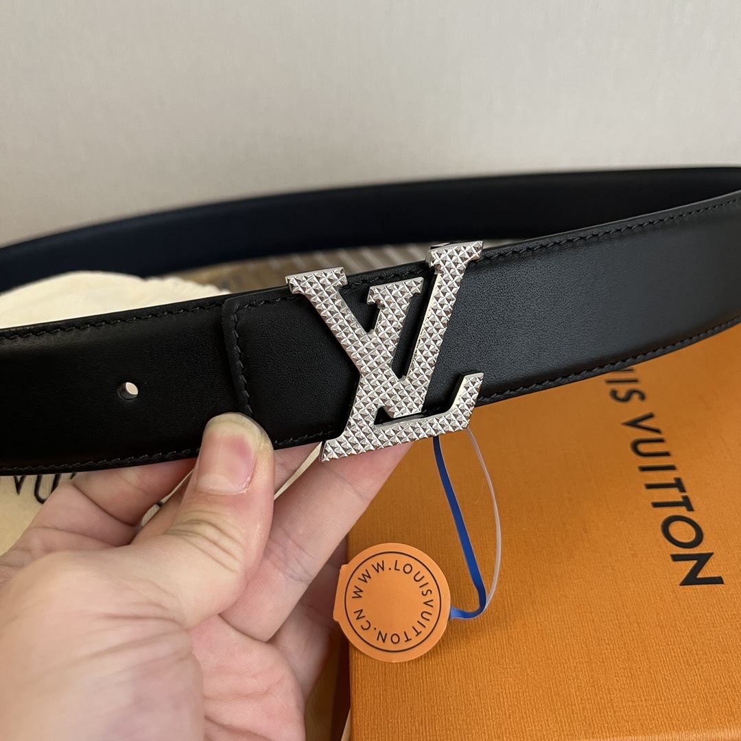 Louis Vuitton Men's Soft Calfskin Reversible Belt