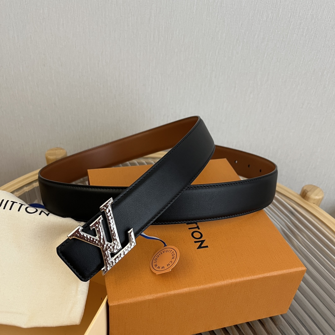 Louis Vuitton Men's Soft Calfskin Reversible Belt