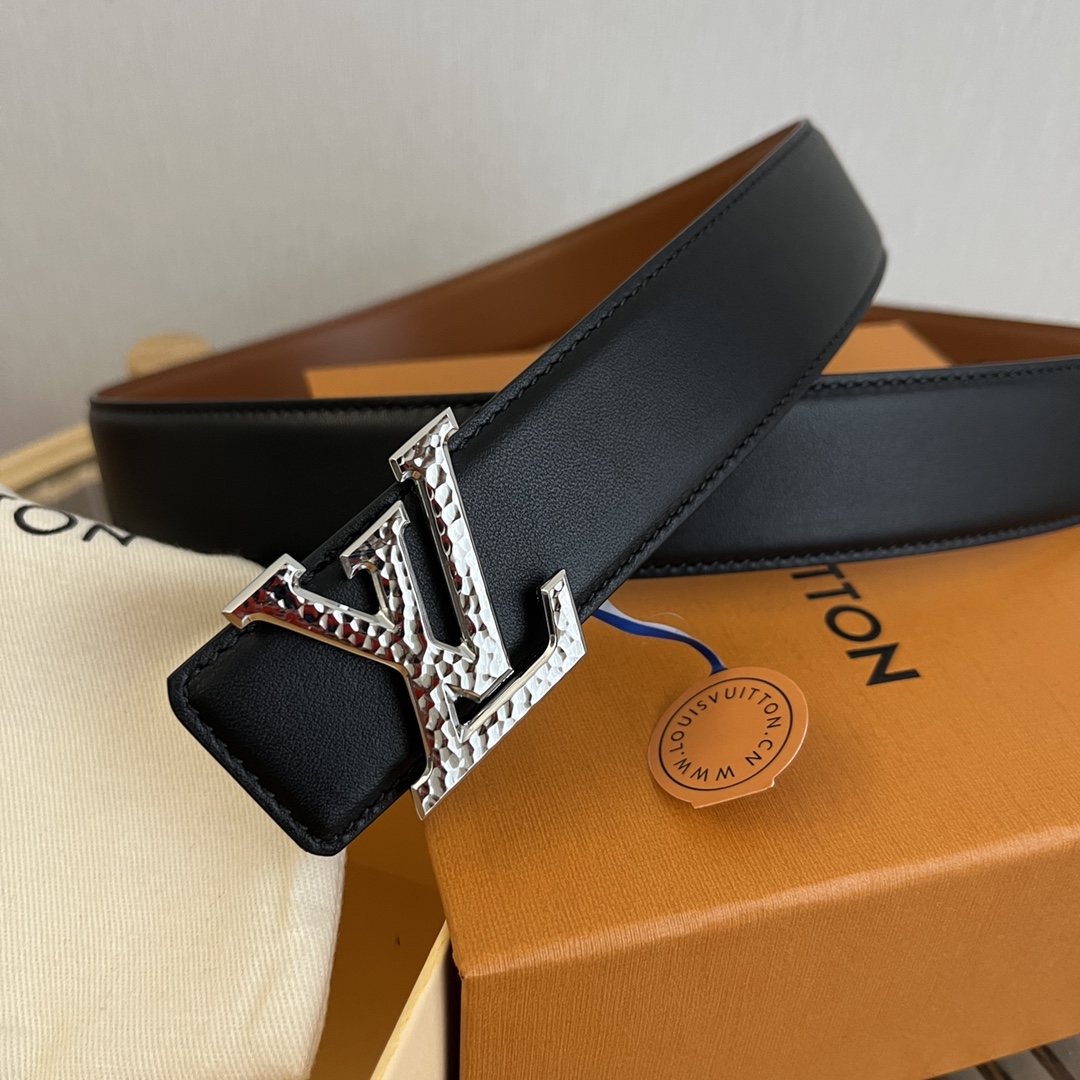 Louis Vuitton Men's Soft Calfskin Reversible Belt