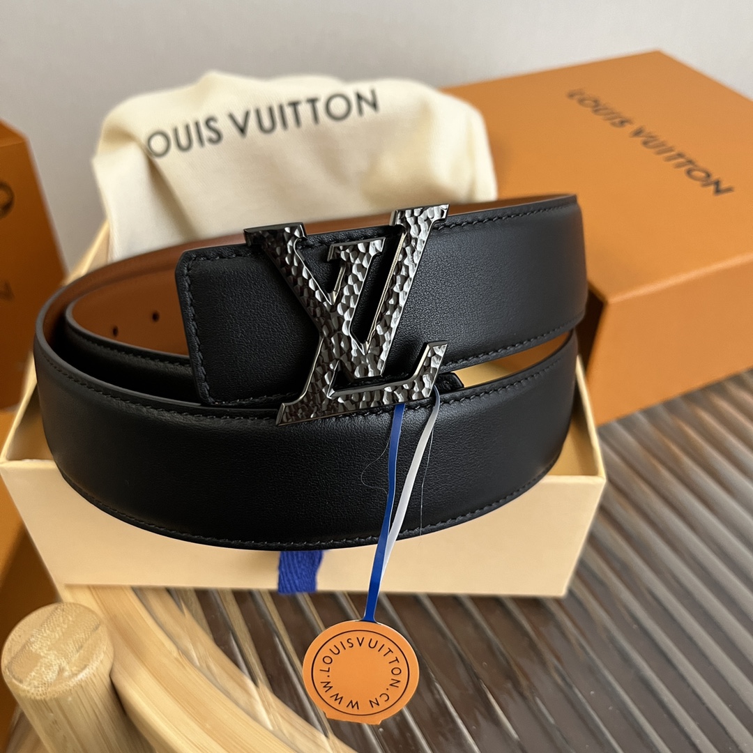 Louis Vuitton Men's Soft Calfskin Reversible Belt