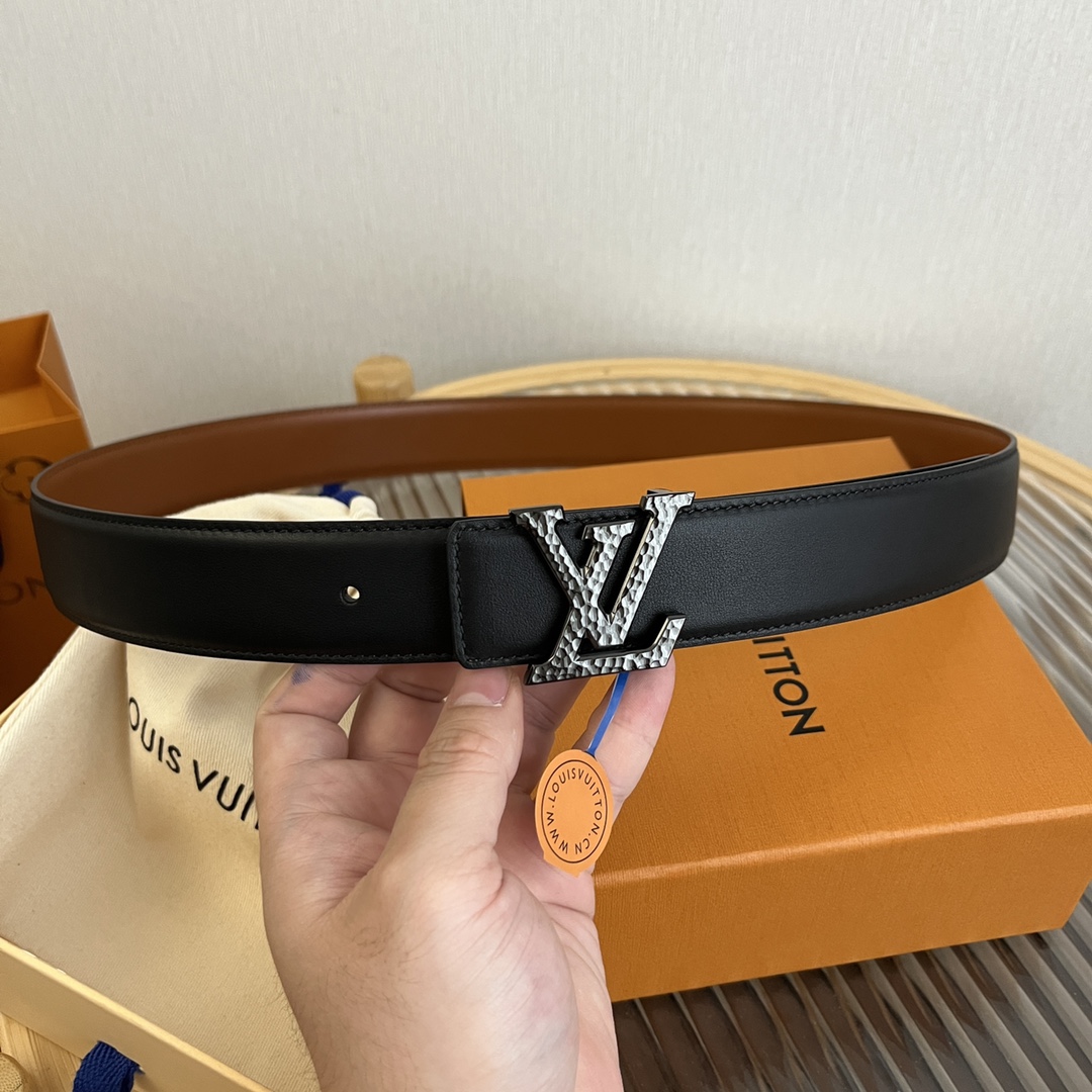 Louis Vuitton Men's Soft Calfskin Reversible Belt