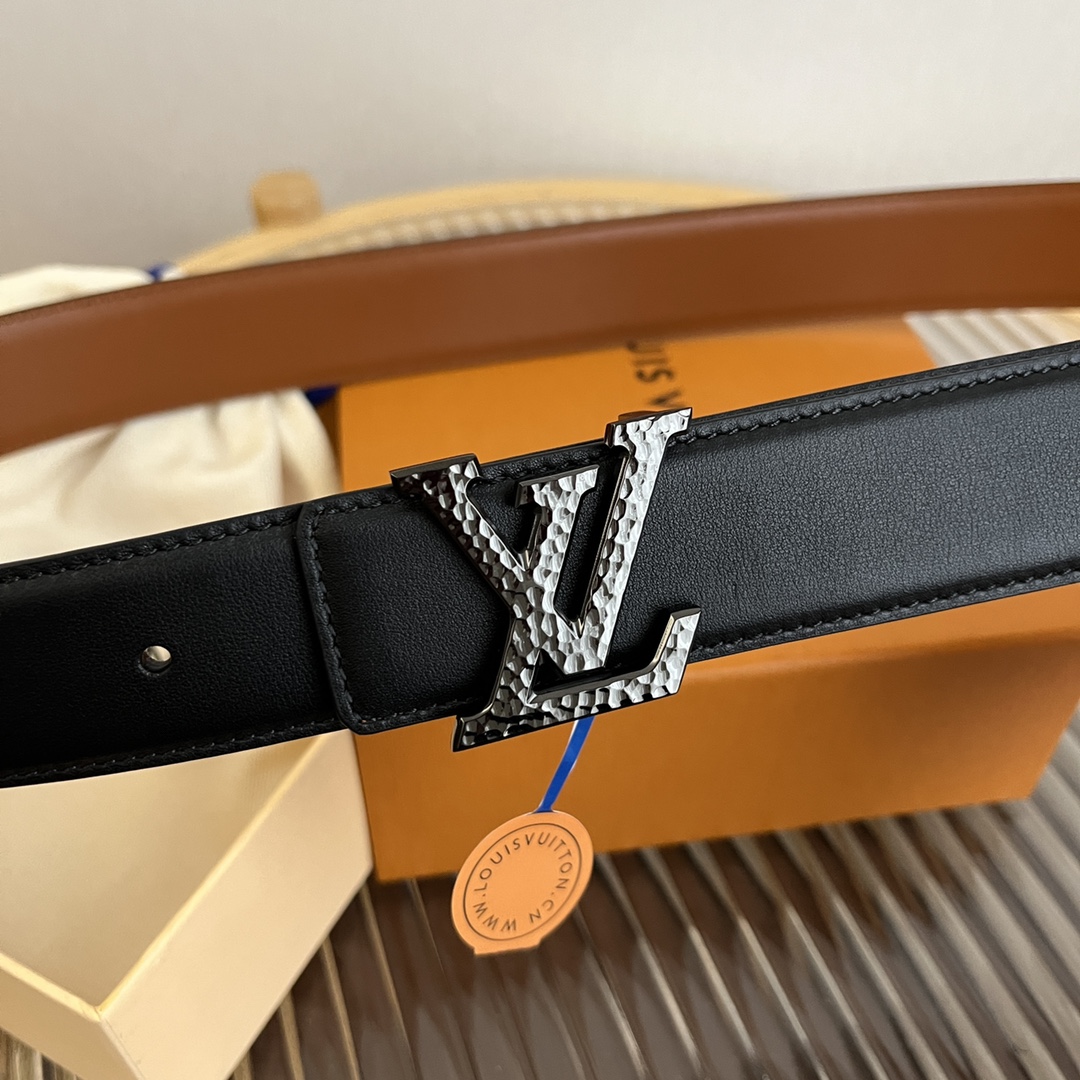 Louis Vuitton Men's Soft Calfskin Reversible Belt