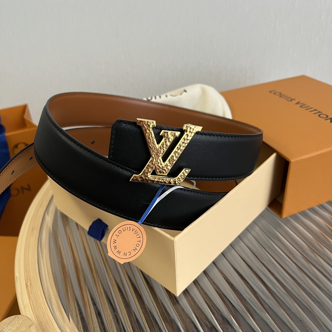 Louis Vuitton Men's Soft Calfskin Reversible Belt