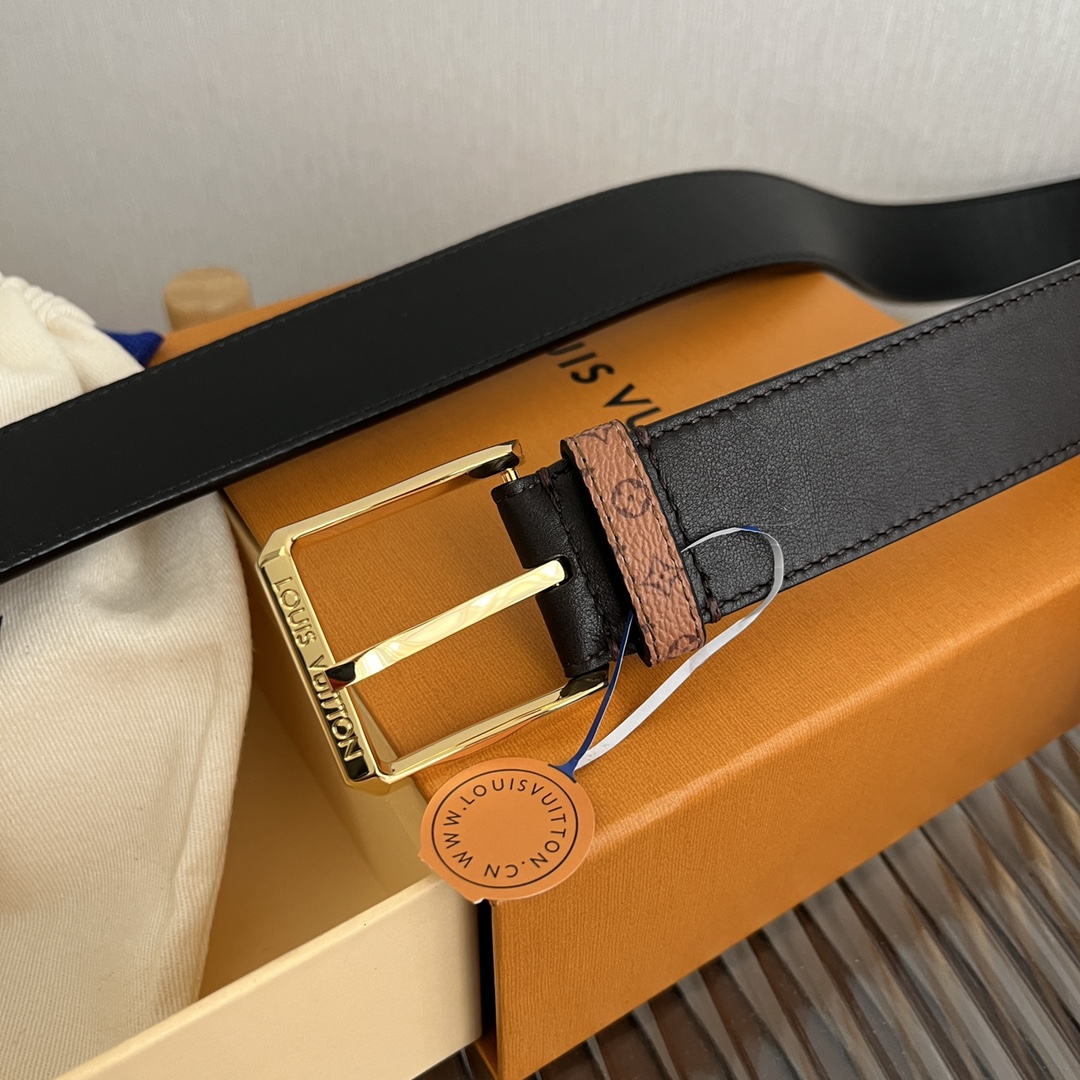 Louis Vuitton Men's Reversible Calfskin Belt