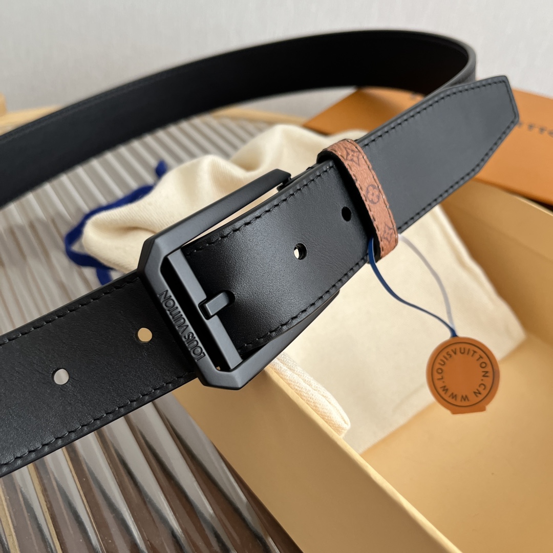 Louis Vuitton Men's Reversible Calfskin Belt