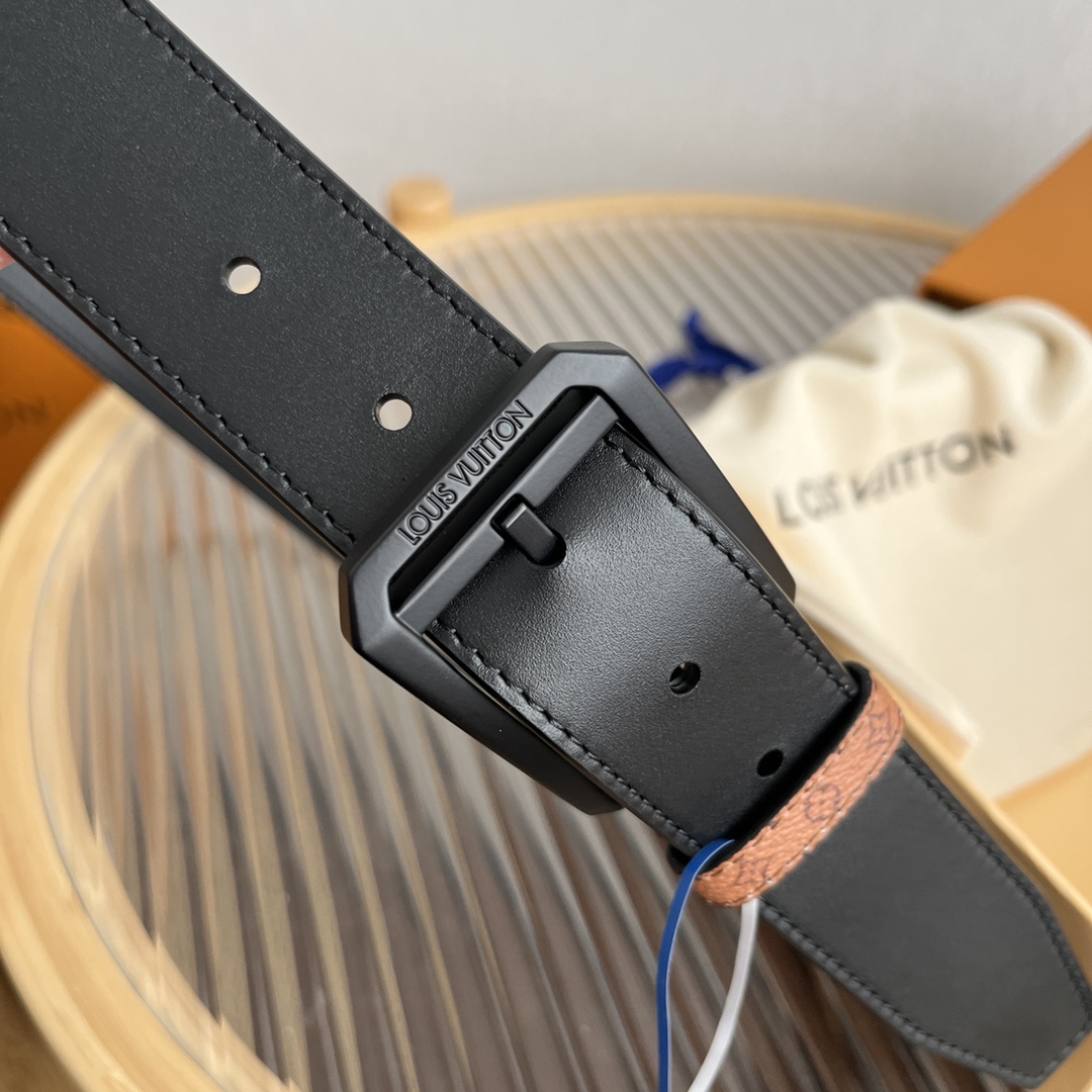 Louis Vuitton Men's Reversible Calfskin Belt