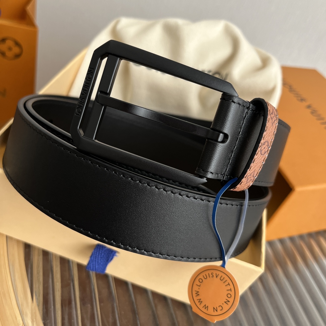 Louis Vuitton Men's Reversible Calfskin Belt