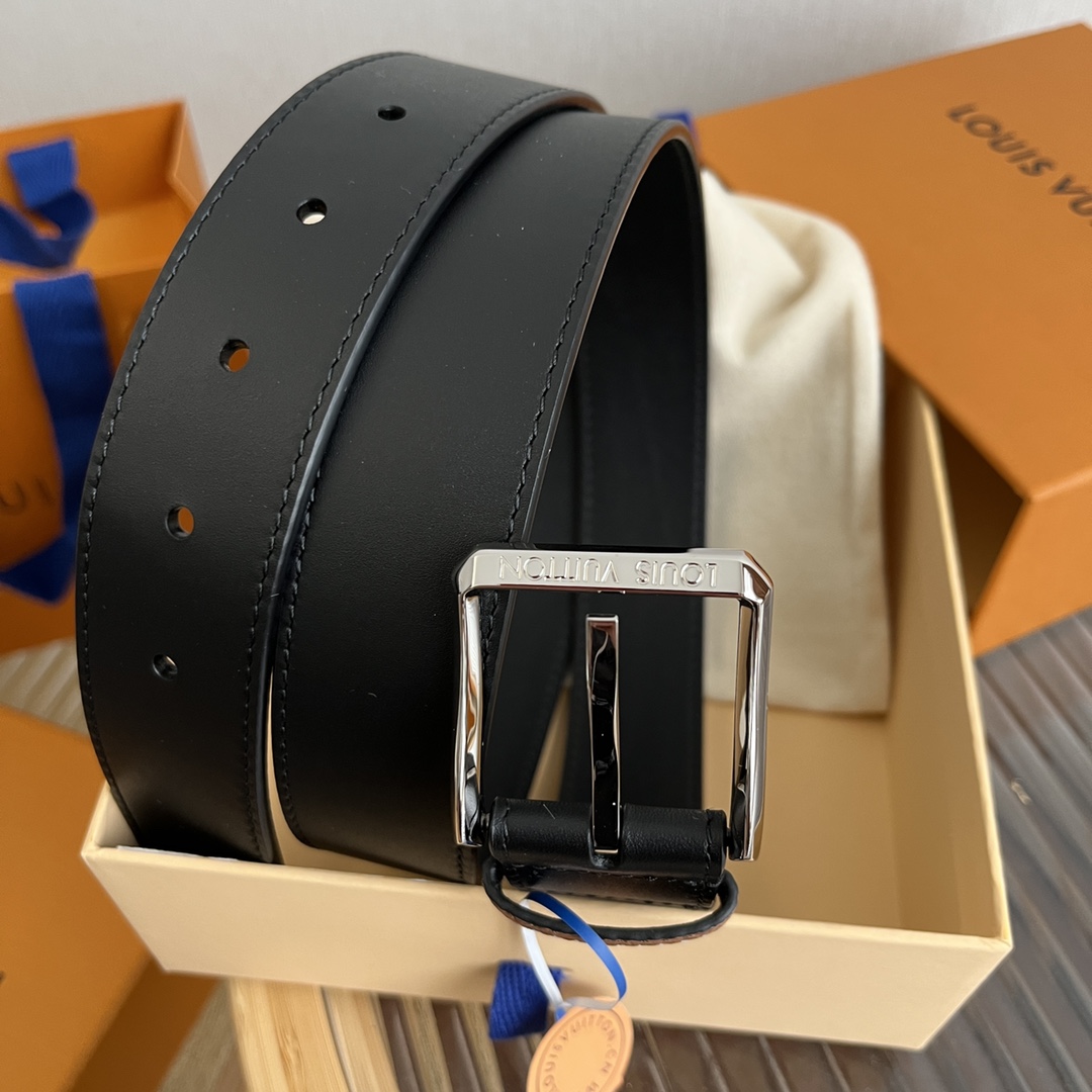 Louis Vuitton Men's Reversible Calfskin Belt