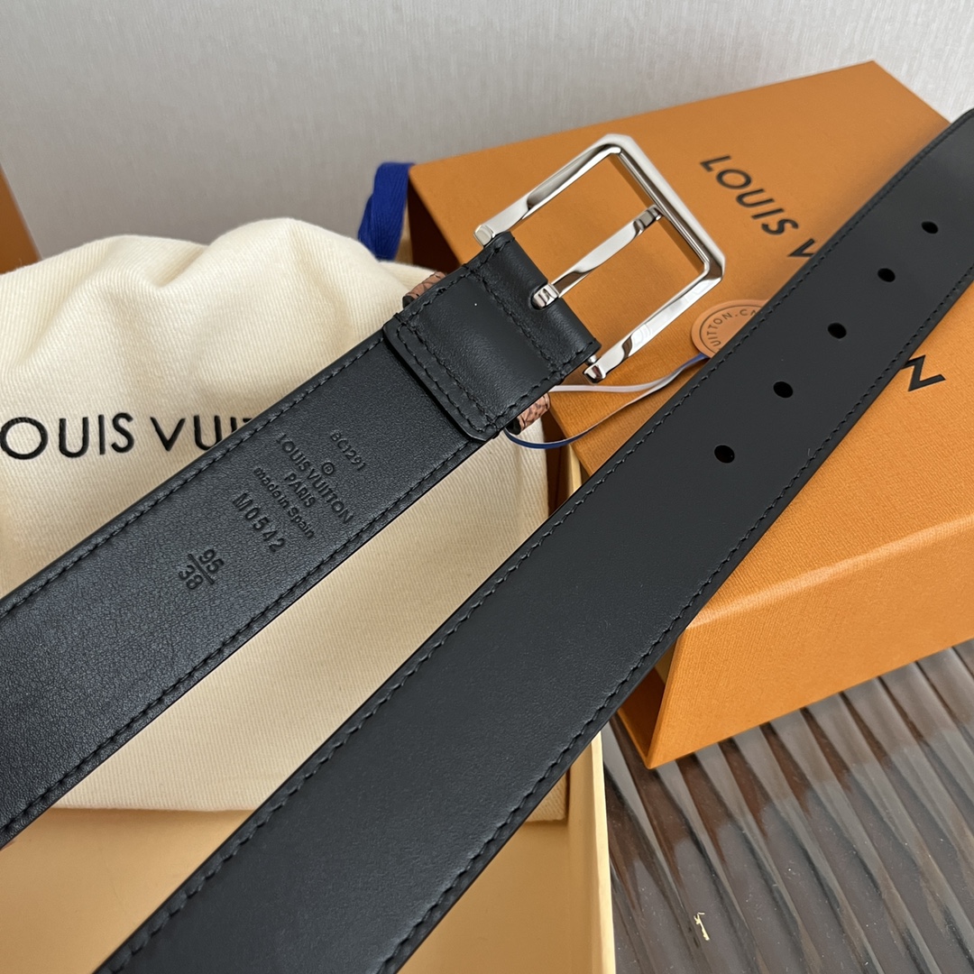 Louis Vuitton Men's Reversible Calfskin Belt