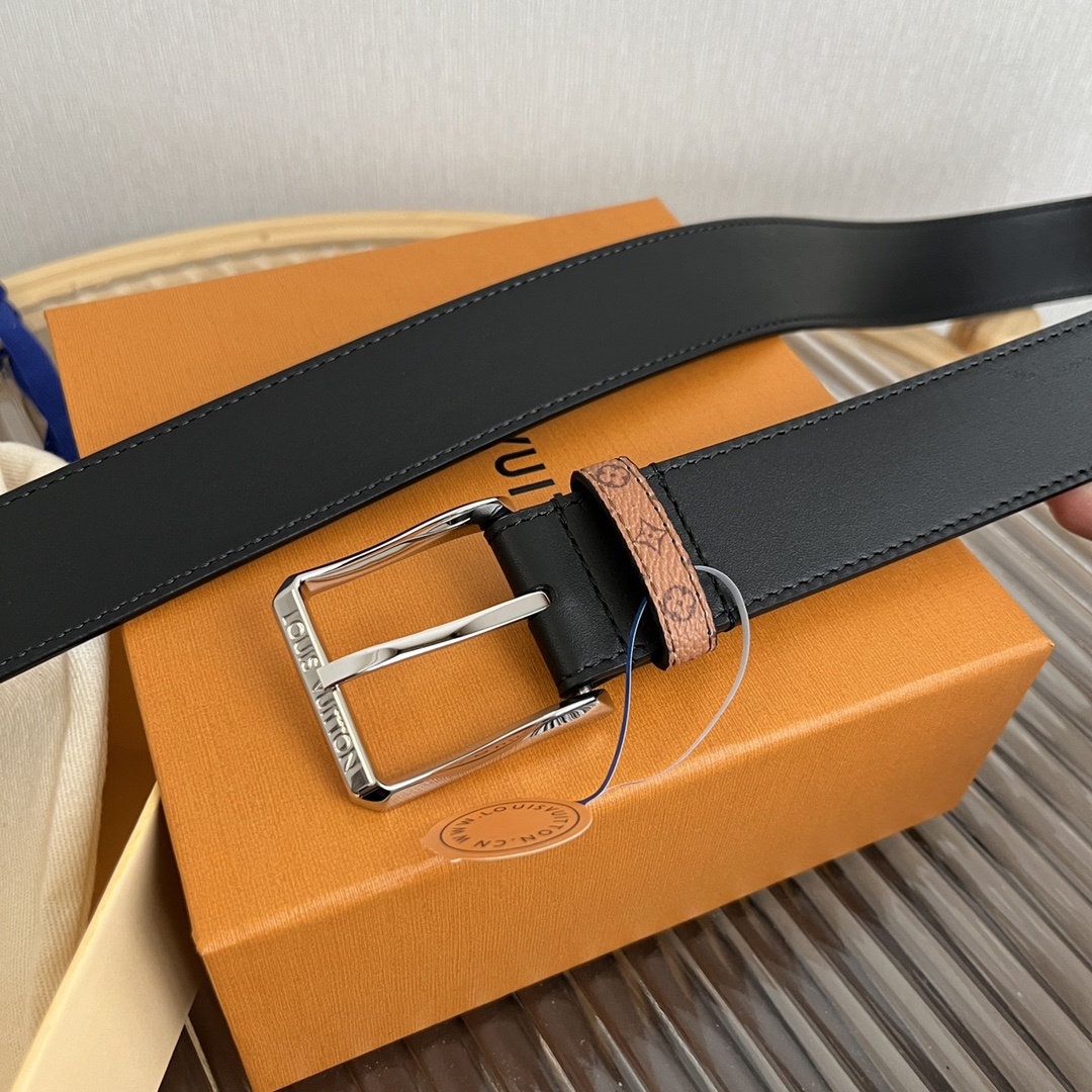 Louis Vuitton Men's Reversible Calfskin Belt