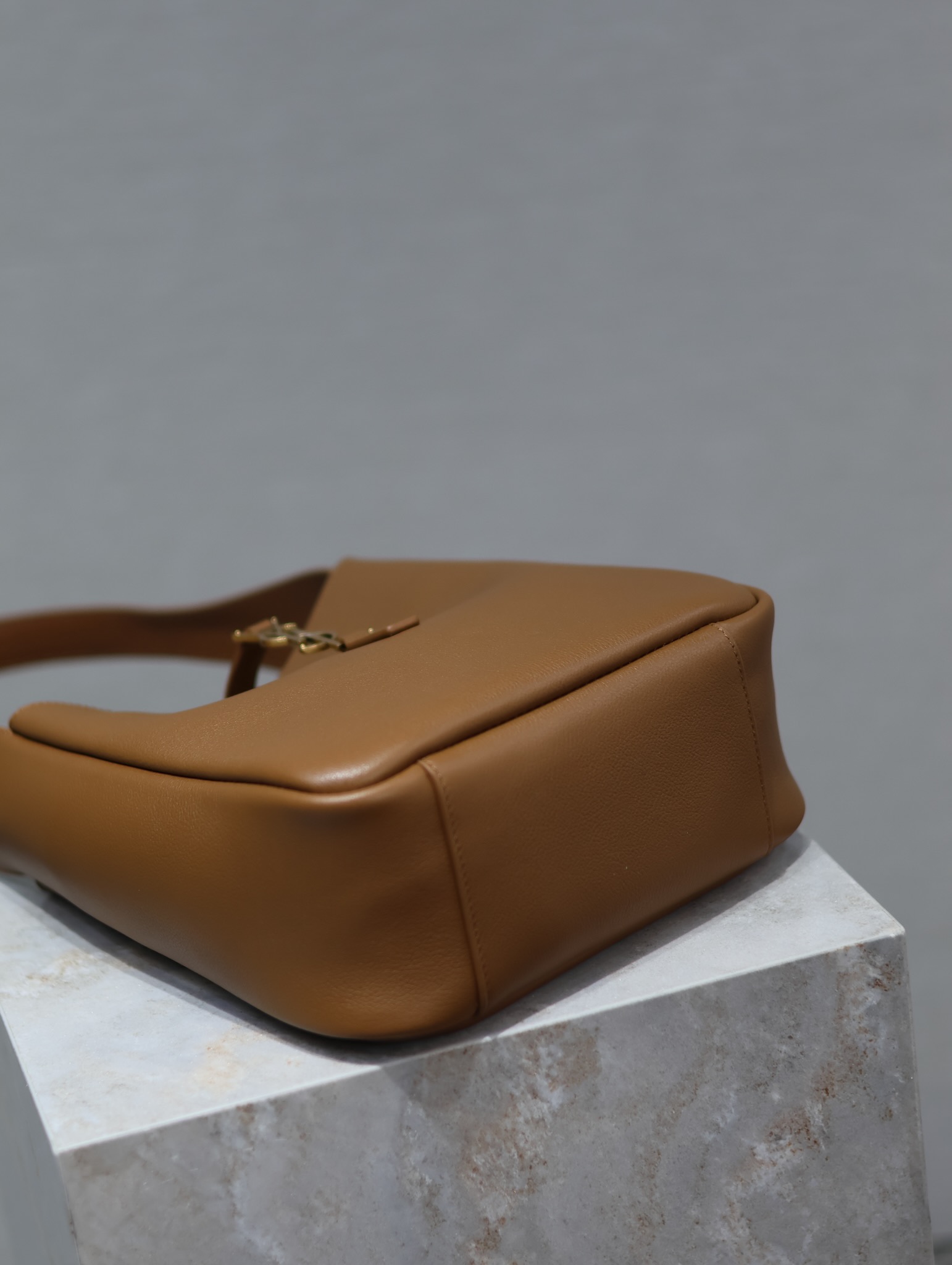 Saint Laurent LE 5A7 Leather Shoulder Bag - Caramel