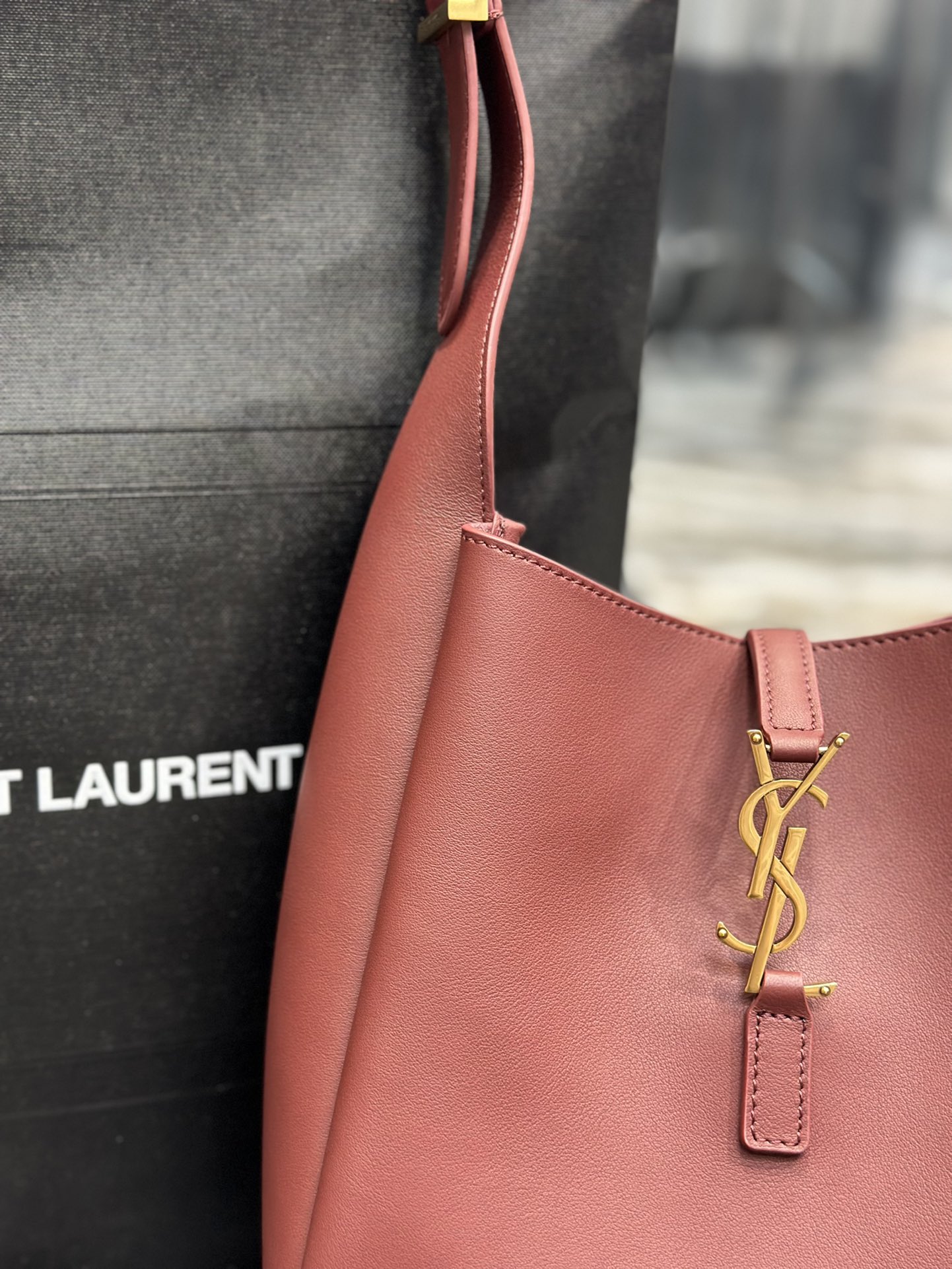 Saint Laurent LE 5A7 Leather Shoulder Bag - Must-Have Vintage Style