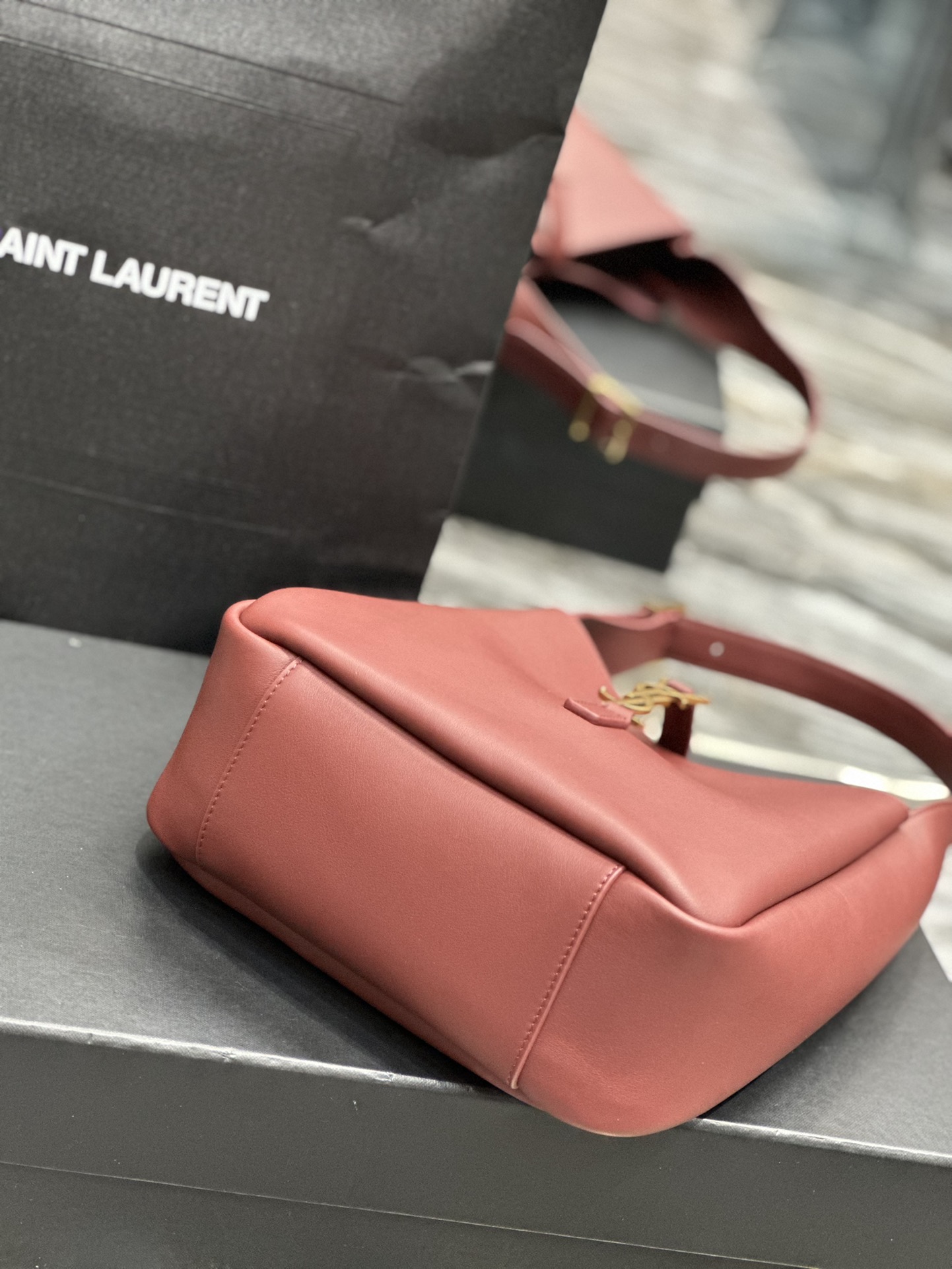 Saint Laurent LE 5A7 Leather Shoulder Bag - Must-Have Vintage Style