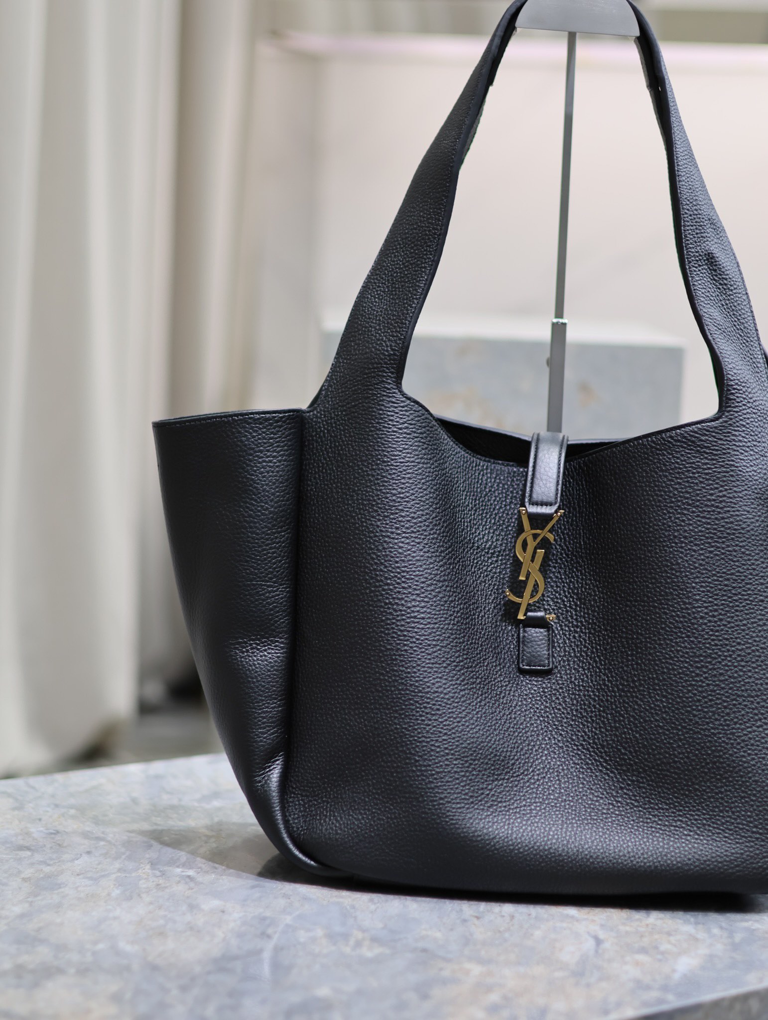 Saint Laurent Bea Hobo Bag / Shopping Tote