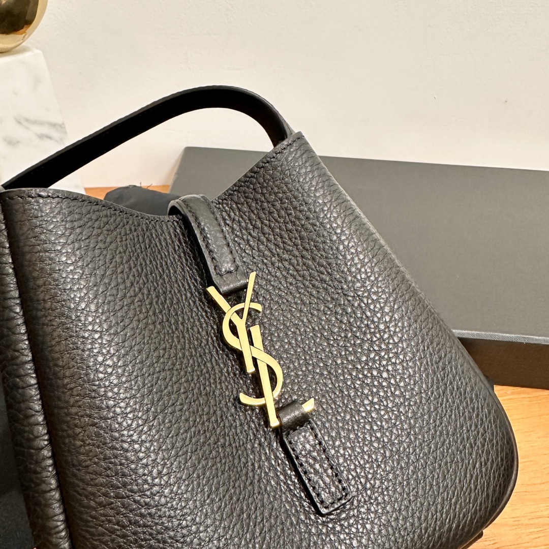 Saint Laurent LE5 ? 7 Baby Soft Grain Leather Bag