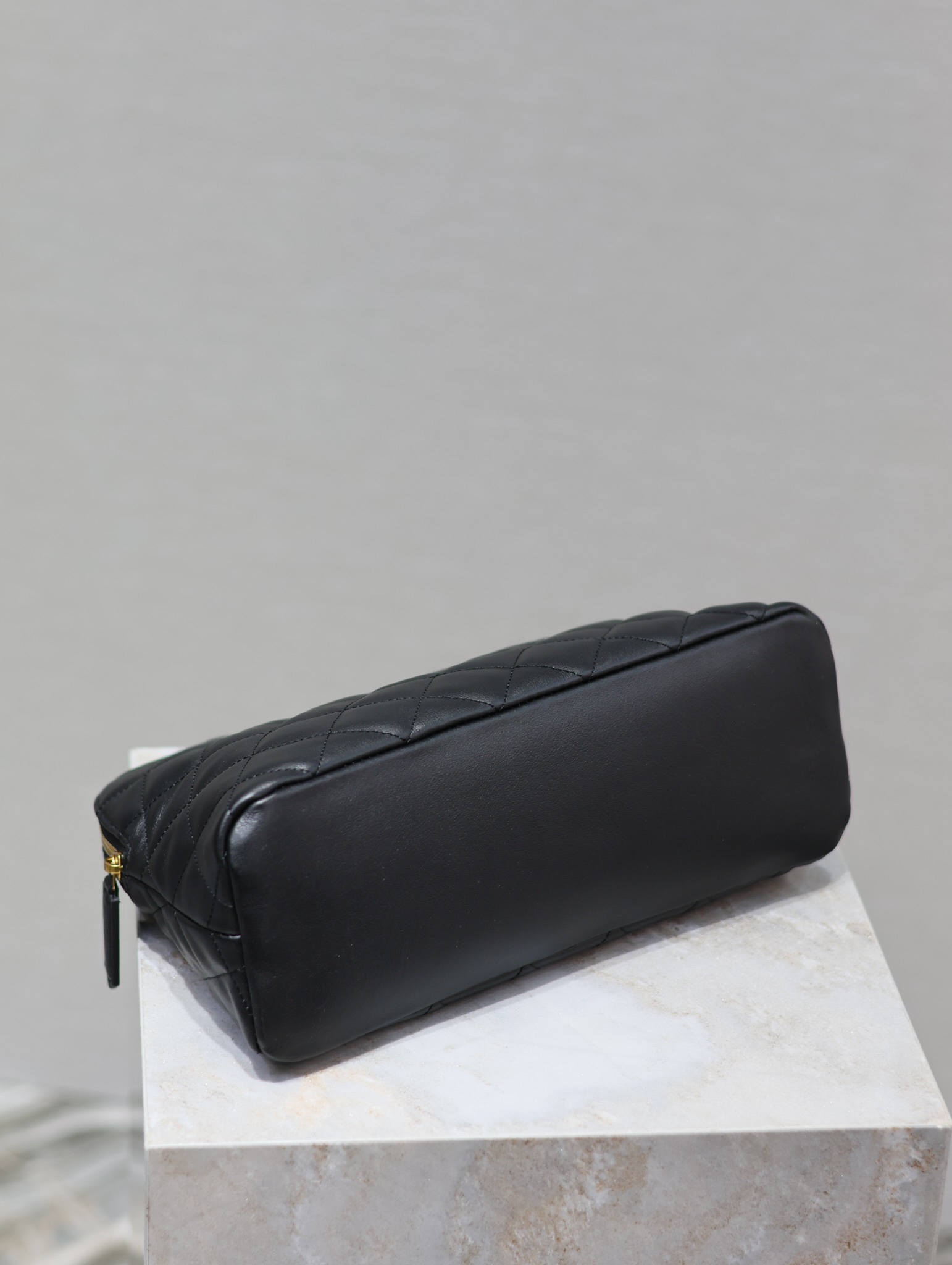 Saint Laurent LE CASSANDRE Black Cosmetic Bag