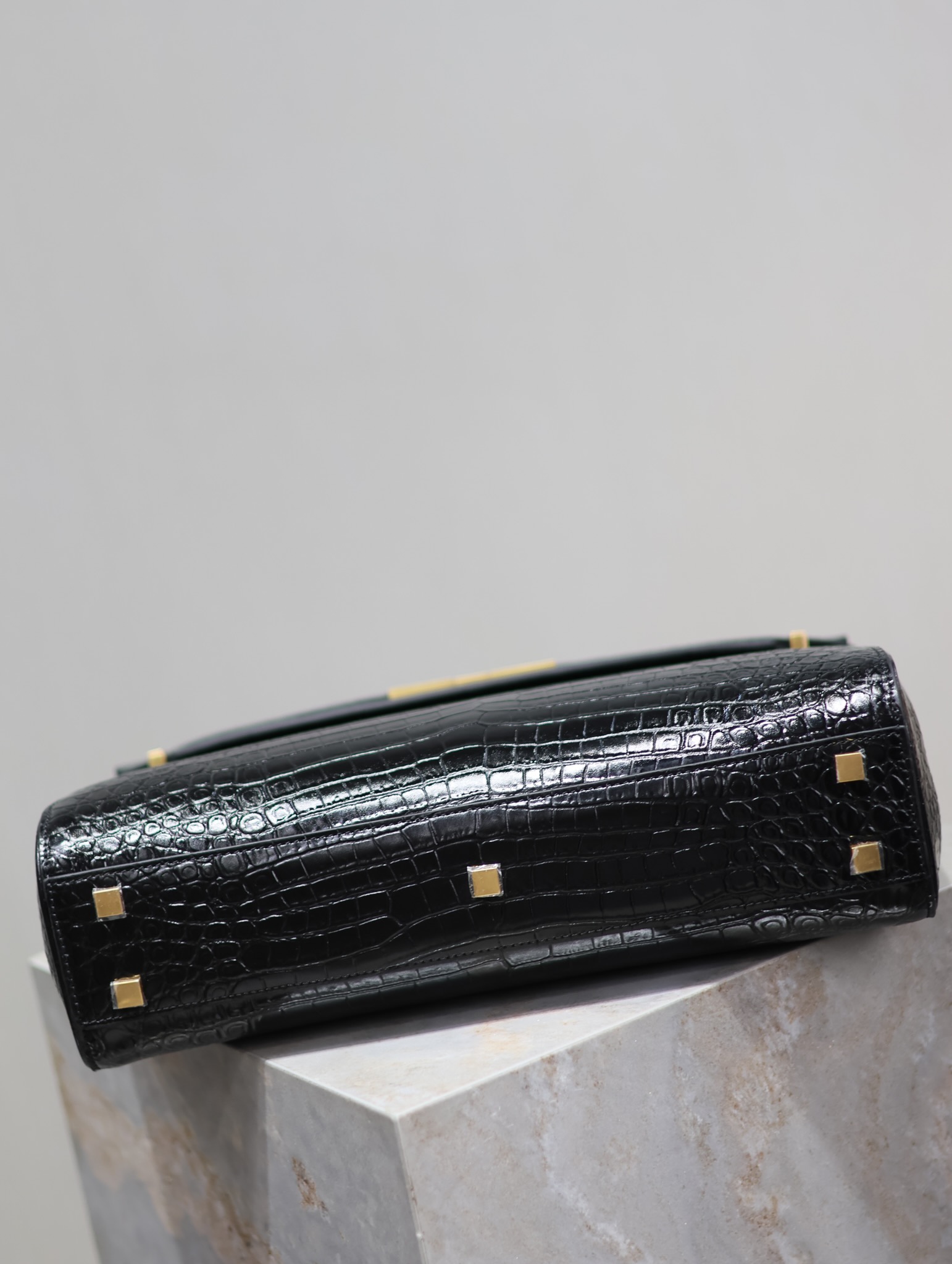 Saint Laurent Manhattan Flap Bag