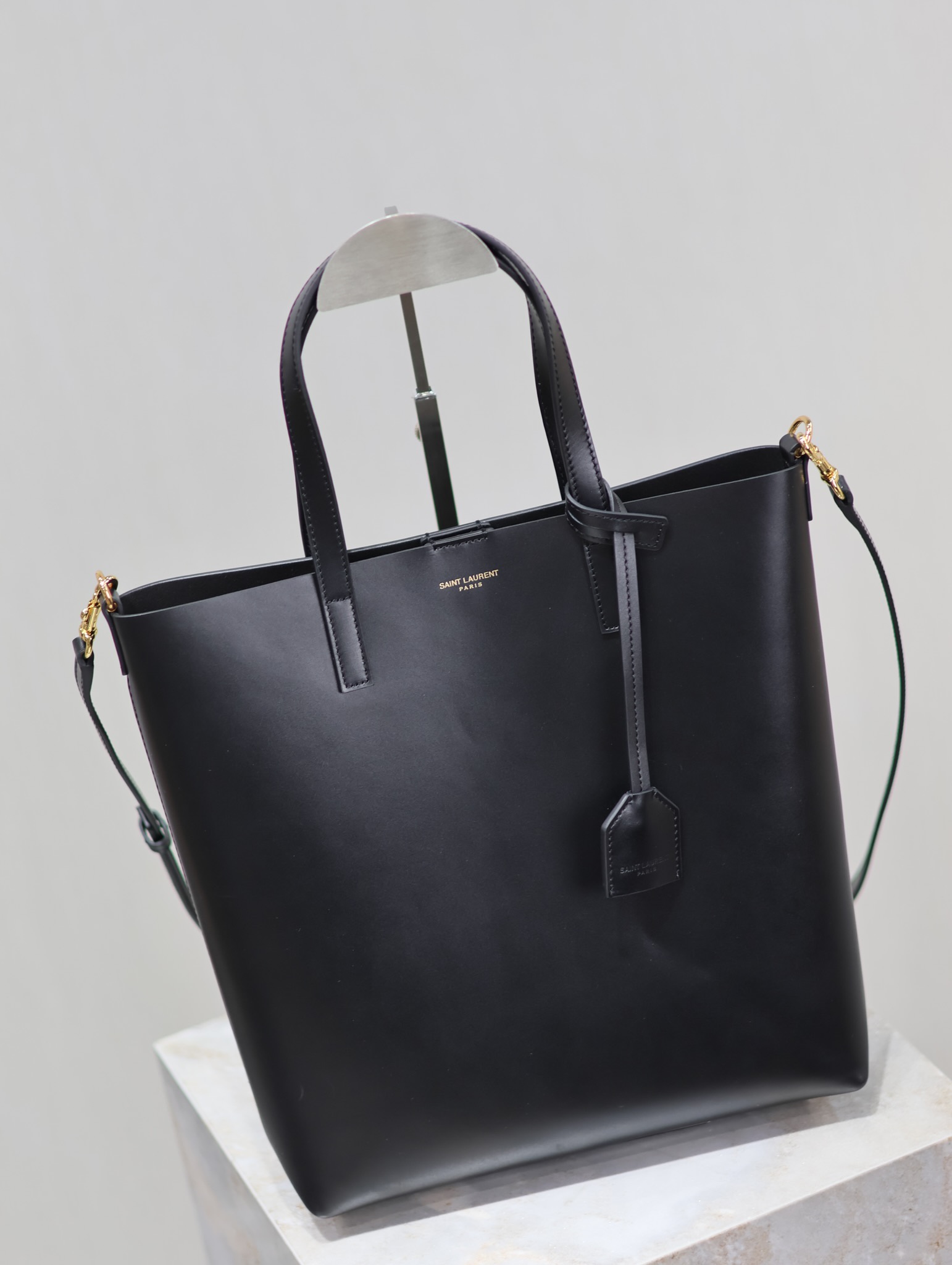 Saint Laurent Black Vertical Shopping Tote Bag (With Shoulder Strap)