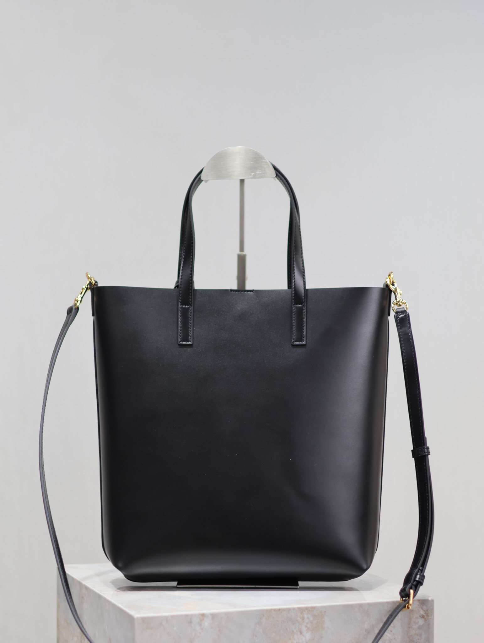 Saint Laurent Black Vertical Shopping Tote Bag (With Shoulder Strap)