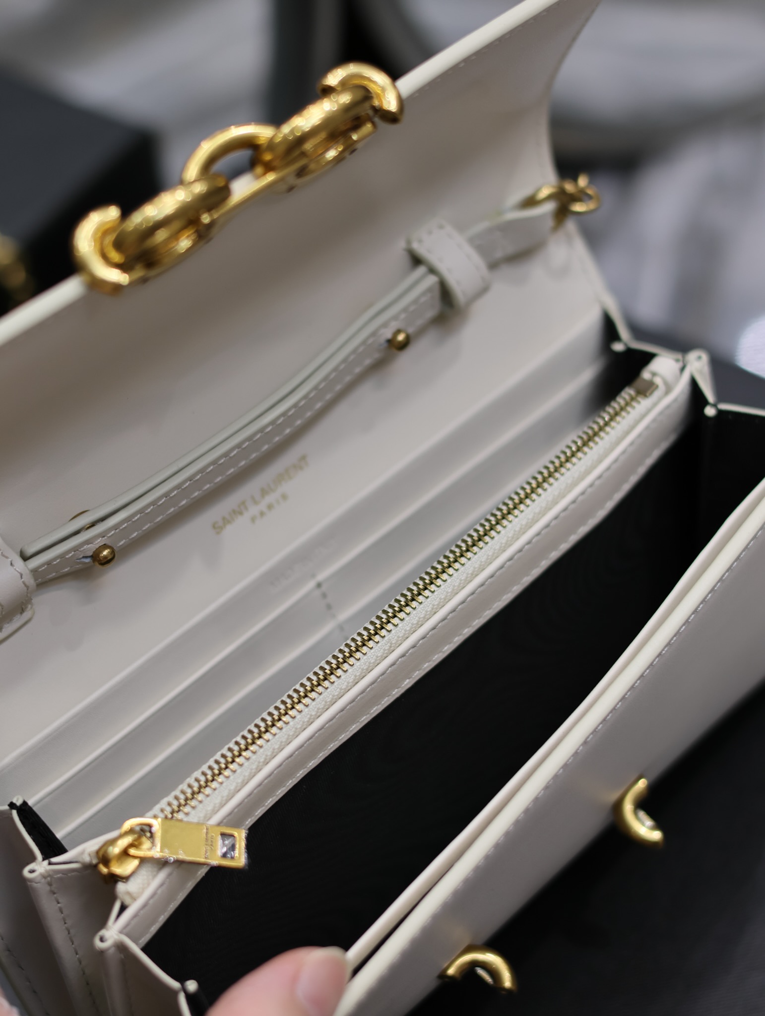 Saint Laurent YSL Le Maillon Smooth Leather Chain Bag in White