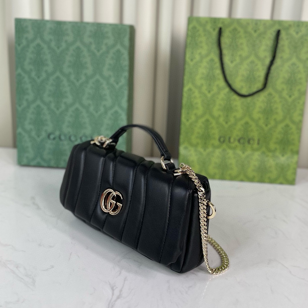 Gucci GG Pochette Voyage Medium Clutch Bag Shoulder Backpack 806017 Black fluffy Quilted Leather