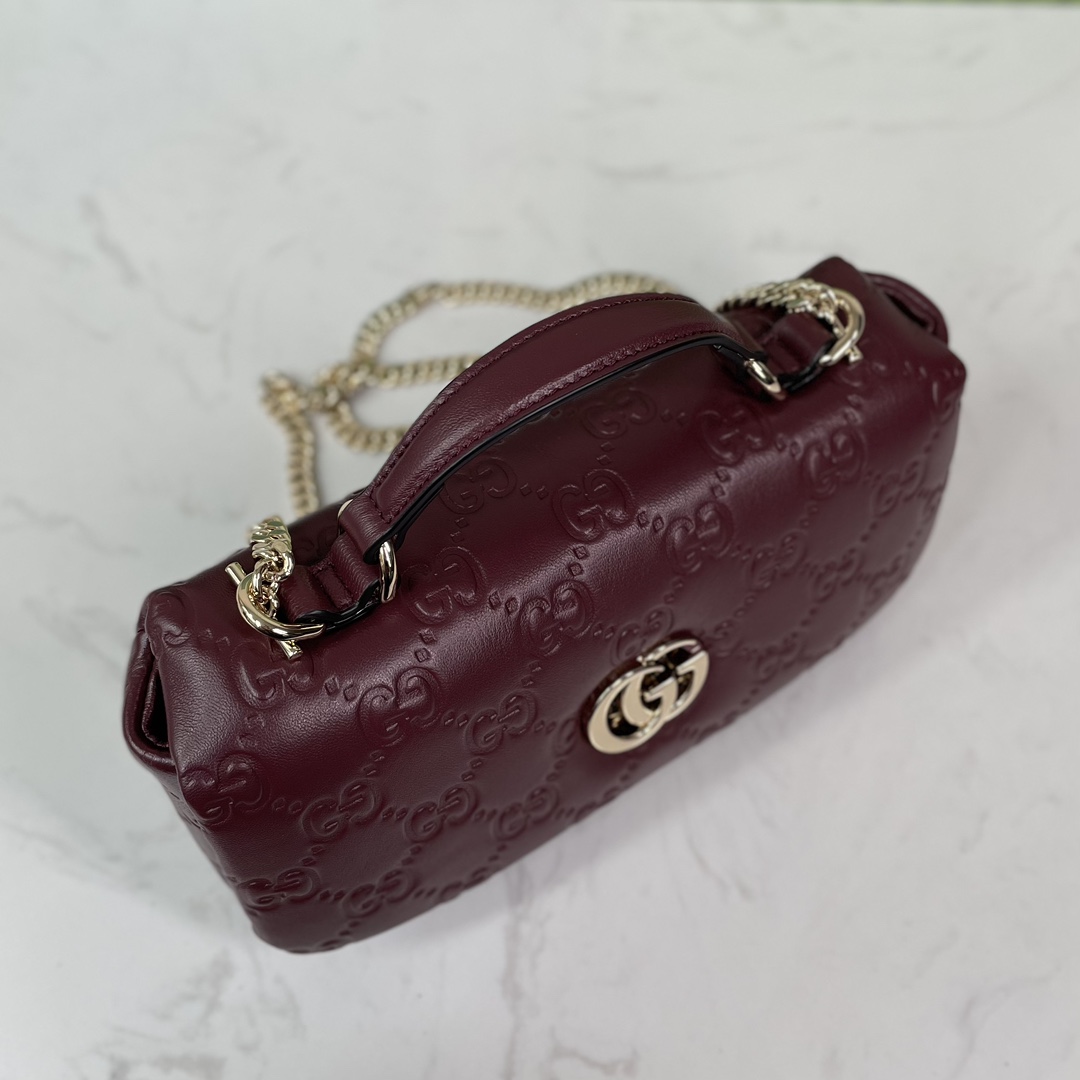 Gucci GG Pochette Voyage Medium Clutch Bag Shoulder Backpack 806017 Gucci Rosso Ancora GG Fluffy Leather