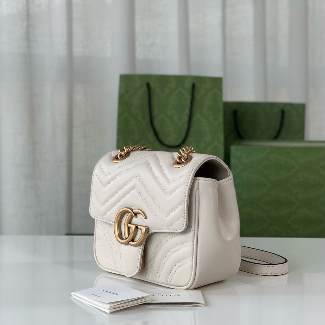 Gucci GG Marmont Series quilted mini shoulder backpack White quilted V-shaped leather