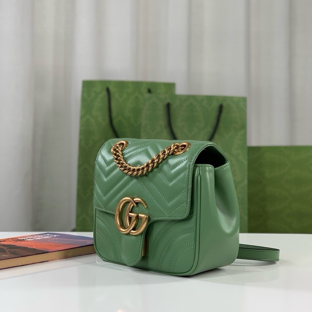 Gucci GG Marmont Series quilted mini shoulder backpack Light green quilted V-shaped leather