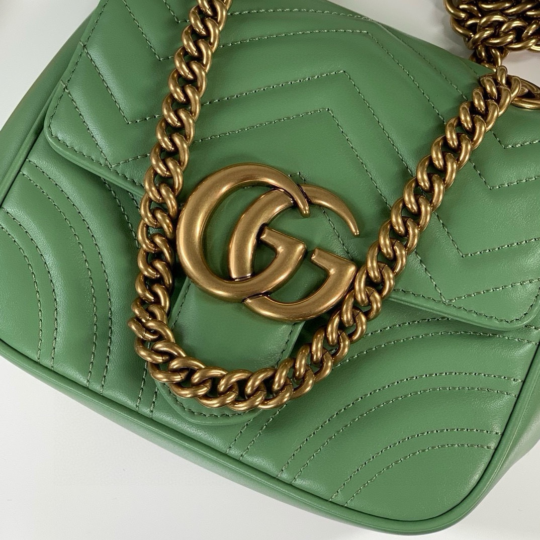 Gucci GG Marmont Series quilted mini shoulder backpack Light green quilted V-shaped leather