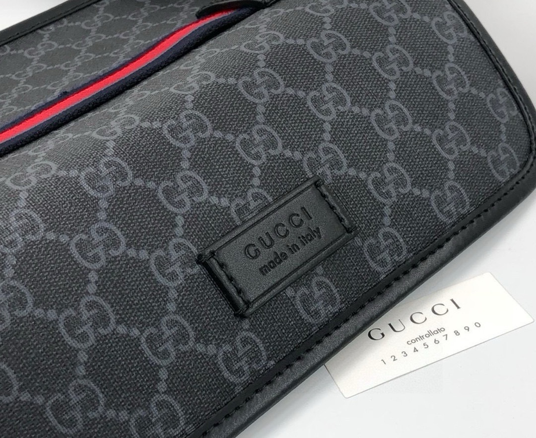 Gucci GG 598113 Wallet on Chain