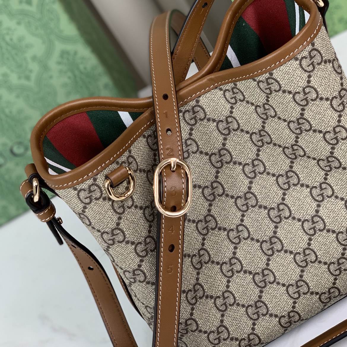 Gucci Ophidia Shopping Bag 815118 in Brown