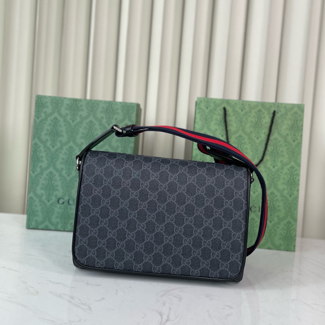 Gucci GG 792124 Crossbody Bag