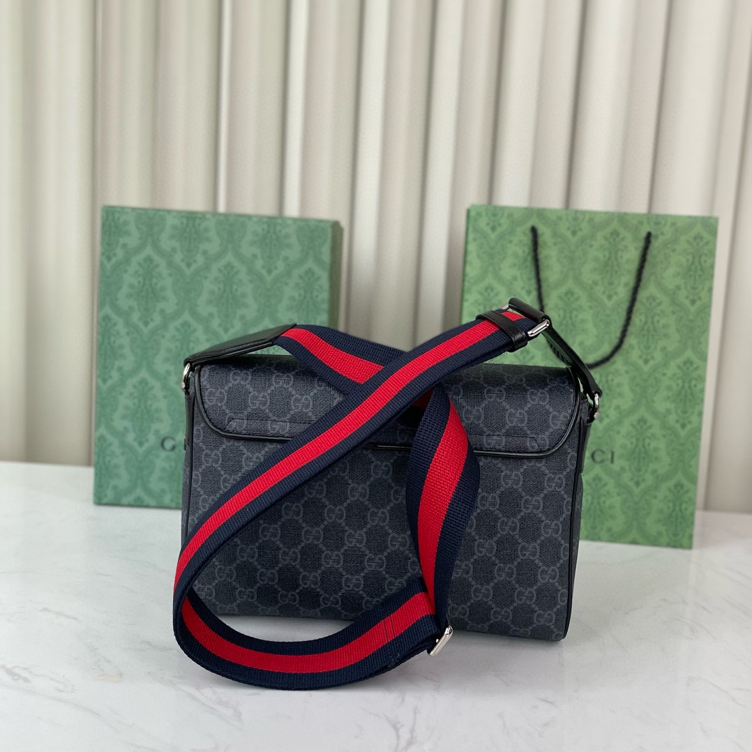 Gucci GG 792124 Crossbody Bag