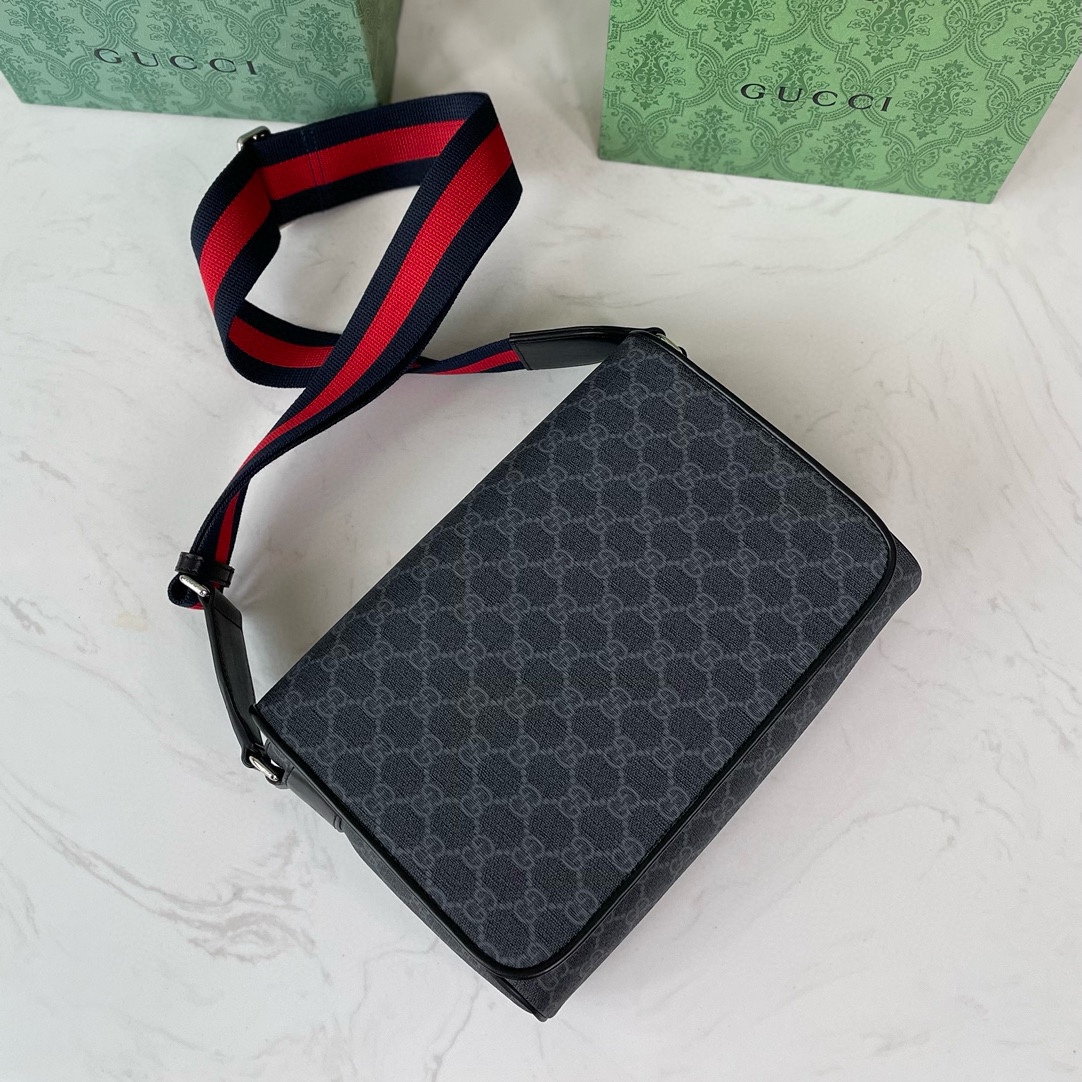 Gucci GG 792124 Crossbody Bag